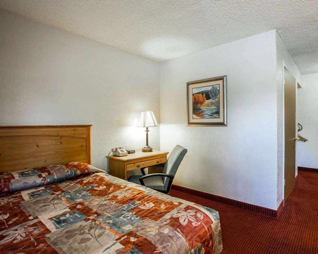 Rodeway Inn Asheville Bilik gambar