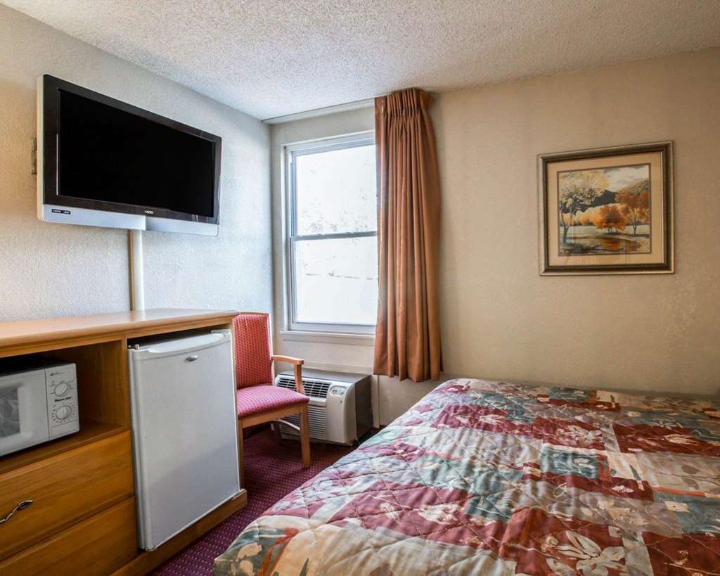 Rodeway Inn Asheville Bilik gambar